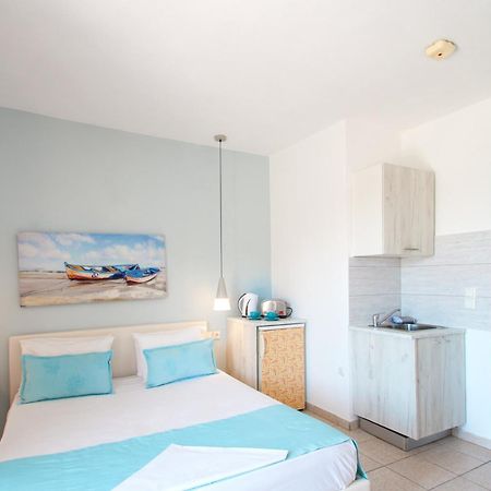 Angelos Studios Vromolimnos Номер фото